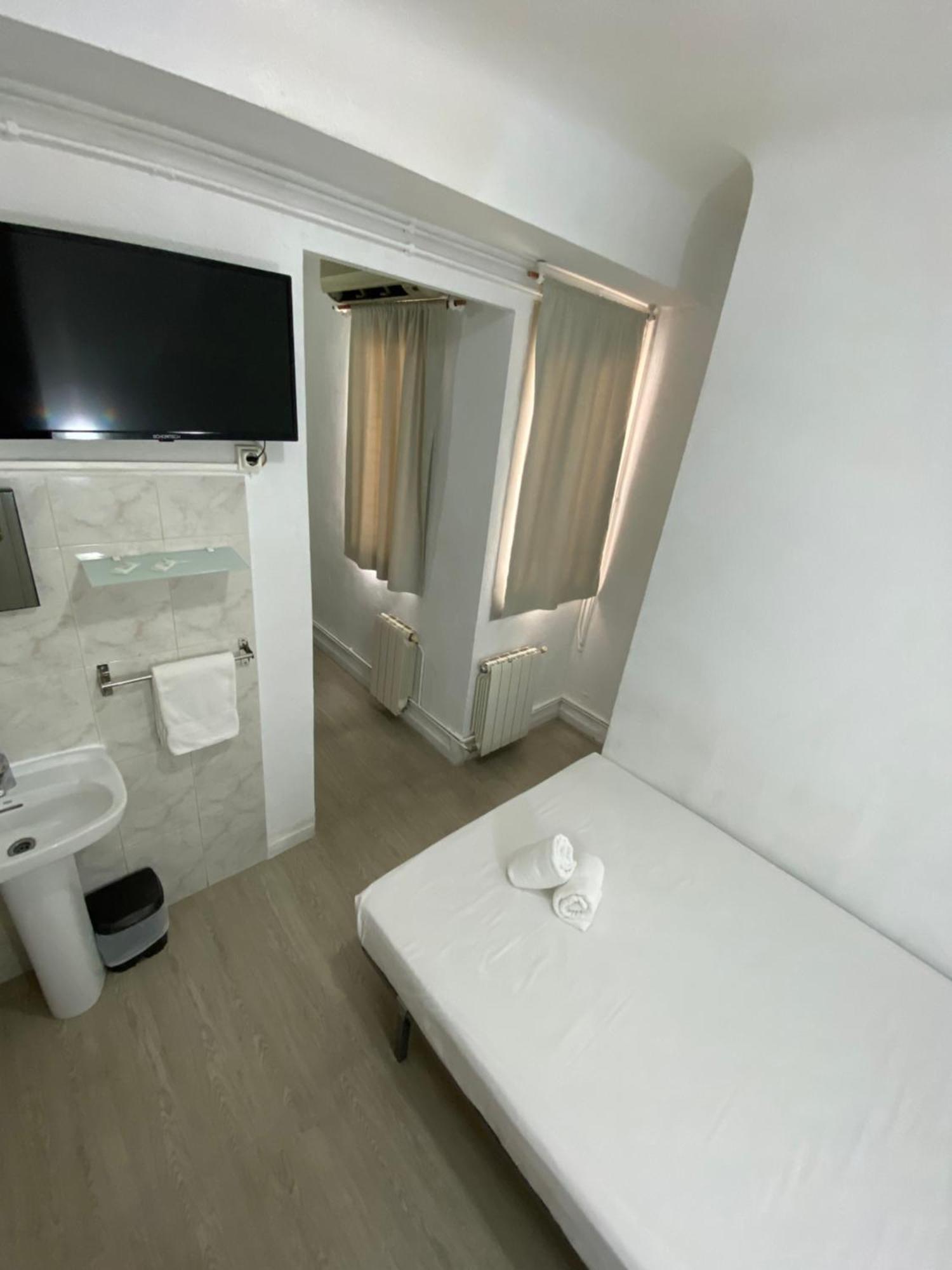 Sleep&Go Hotel อาลิกันเต ภายนอก รูปภาพ