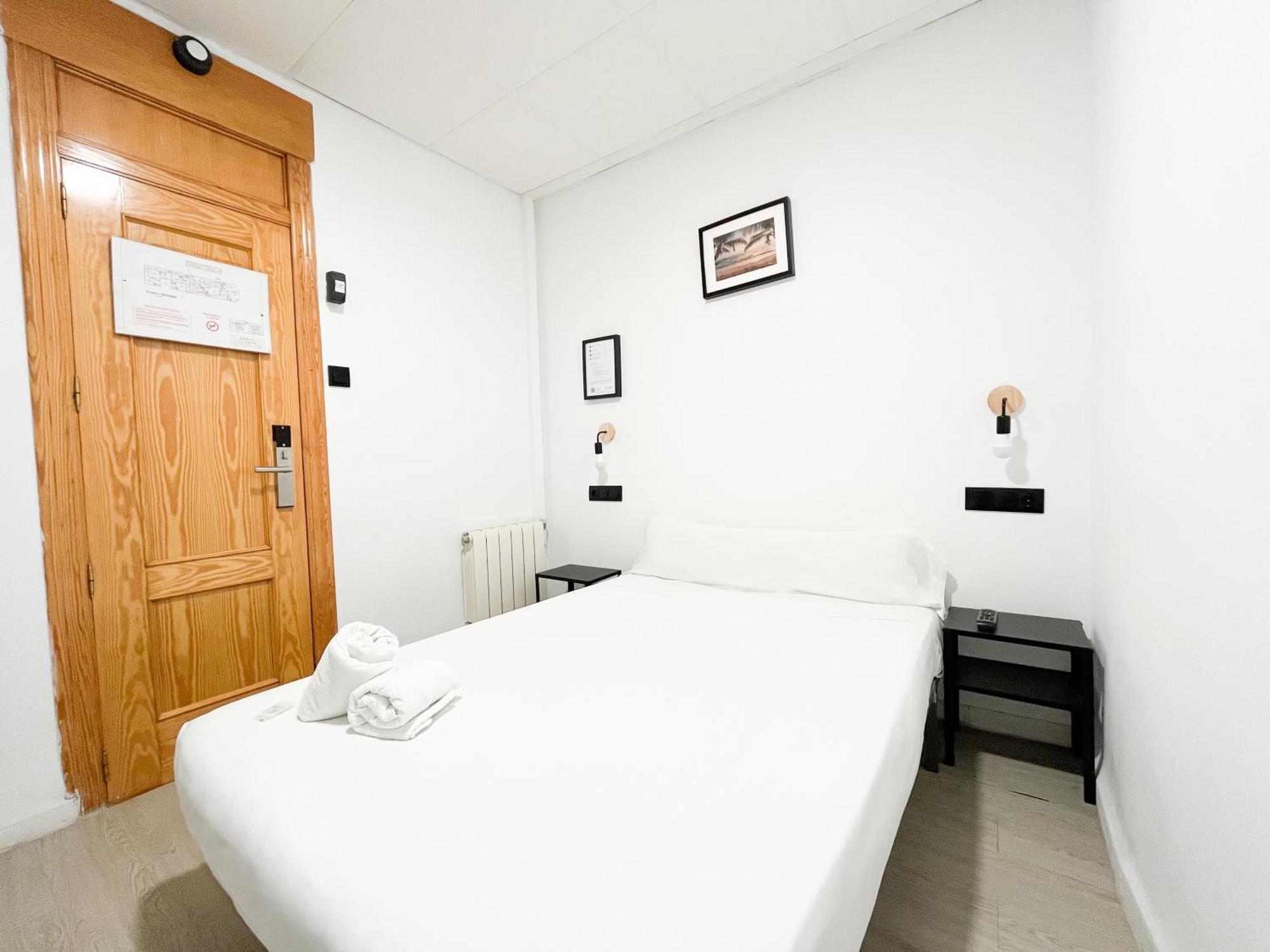 Sleep&Go Hotel อาลิกันเต ภายนอก รูปภาพ