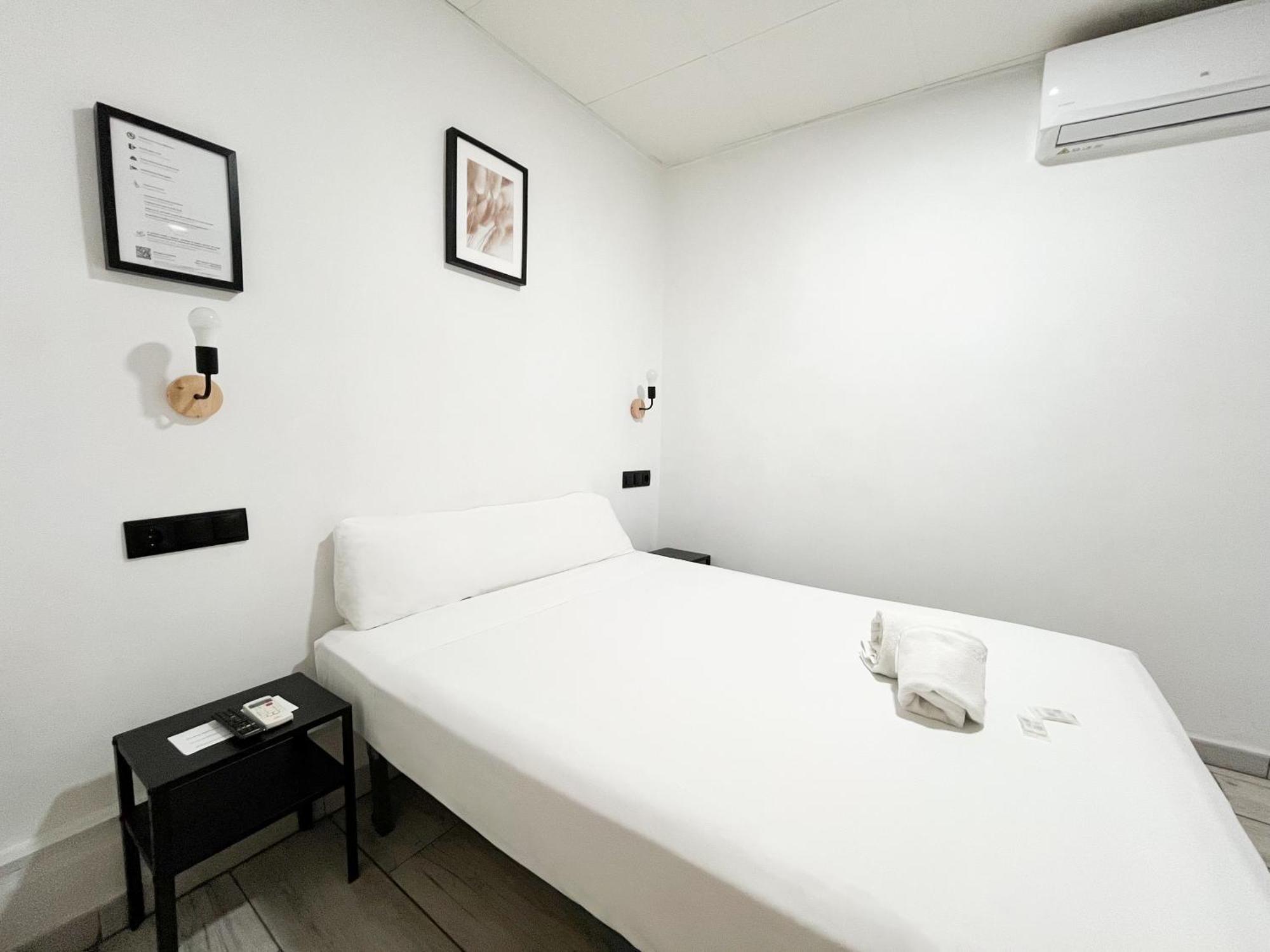 Sleep&Go Hotel อาลิกันเต ภายนอก รูปภาพ