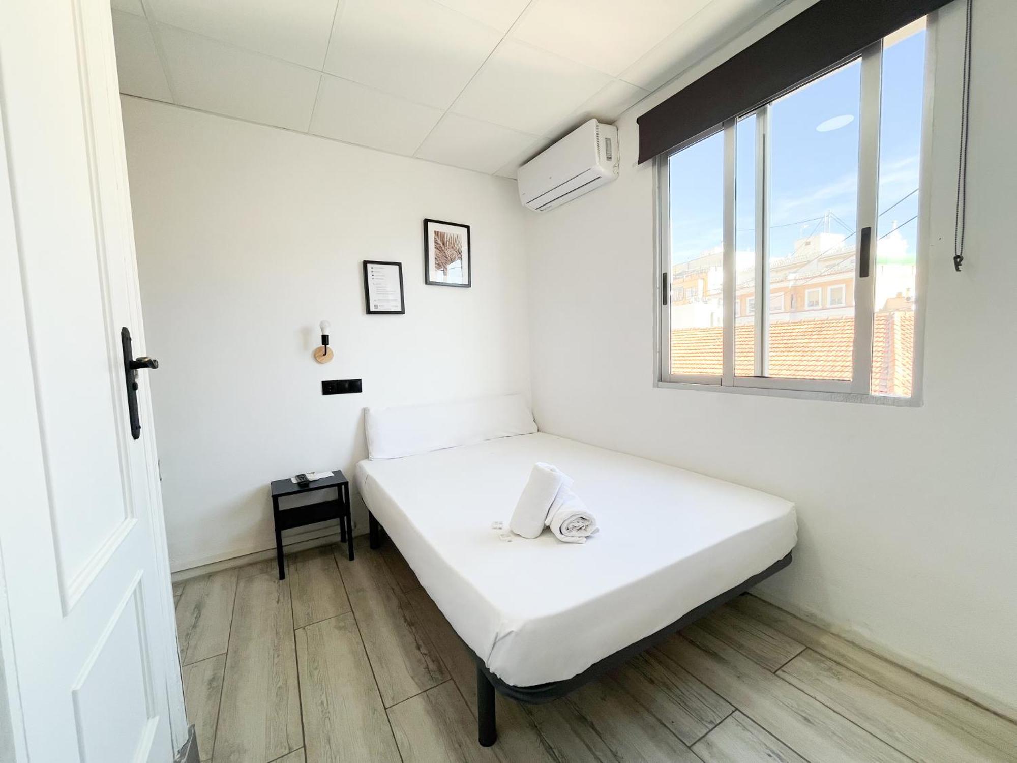 Sleep&Go Hotel อาลิกันเต ภายนอก รูปภาพ